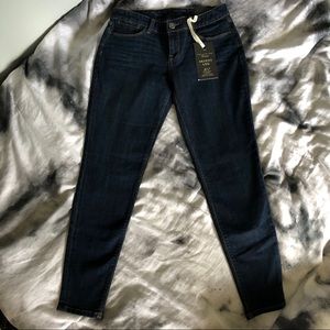 The Limited Skinny Leg 917 Denim Jeans